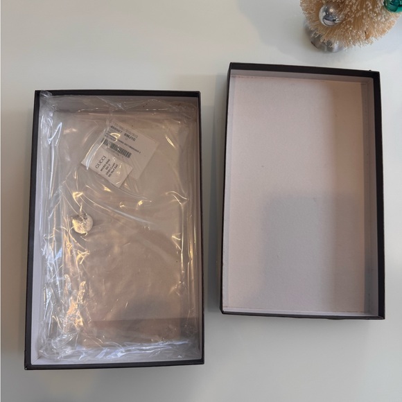 Gucci Black Microguccissma Leather Wallet On Chain (WOC) - Picture 12 of 16